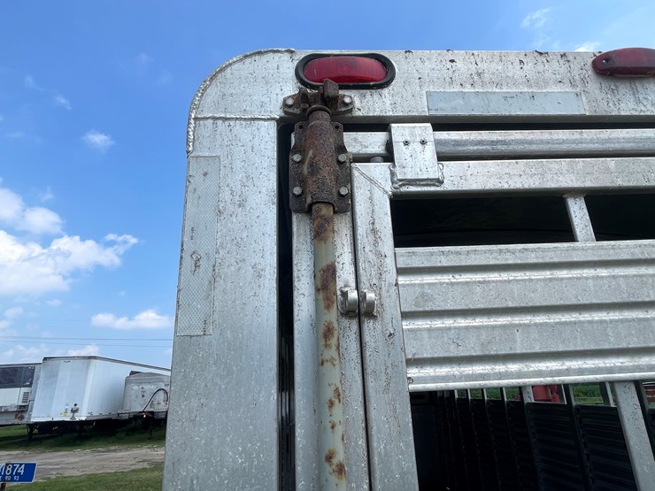 #1029-•-2002-c&c-20'-gooseneck-aluminum-trailer-(has-wi-title)-image-29