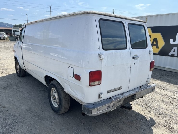 1992-chevrolet-g20-image-6