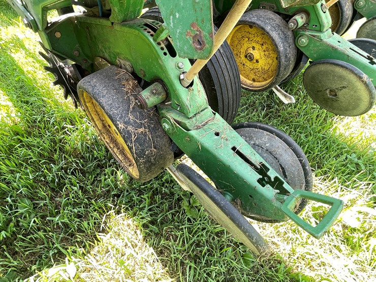 john-deere-7200-image-51