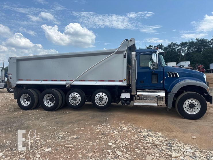 2021-mack-granite-64fr-image-4