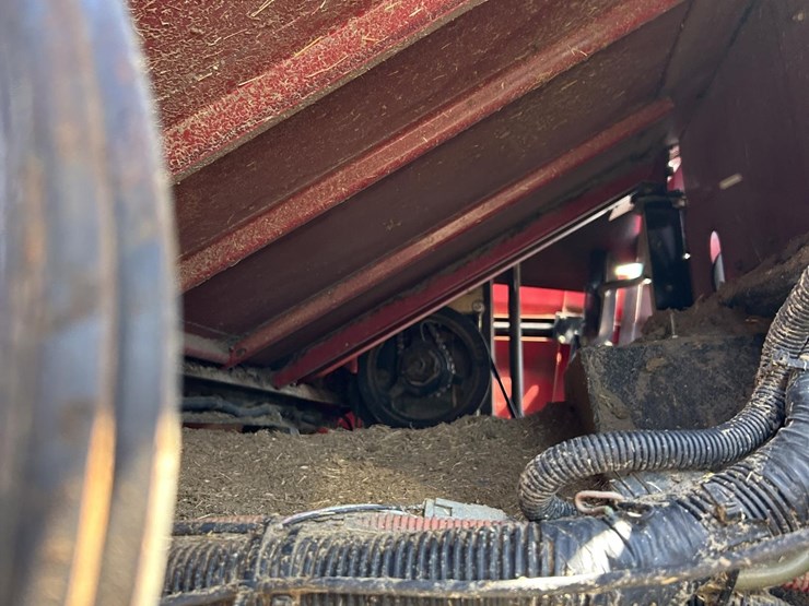 2007-case-ih-7010-image-26