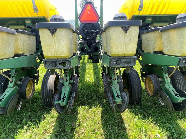 john-deere-7200-image-50