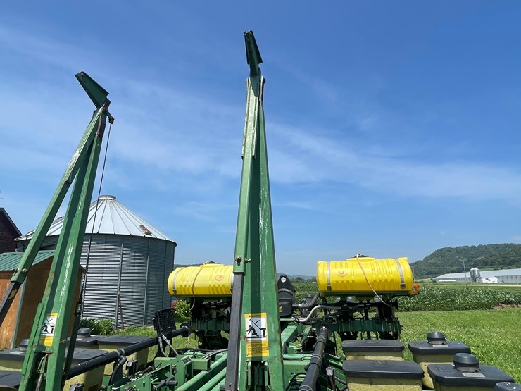john-deere-7200-image-22