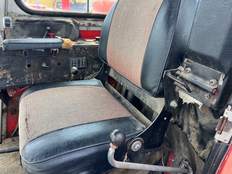 massey-ferguson-750-image-14