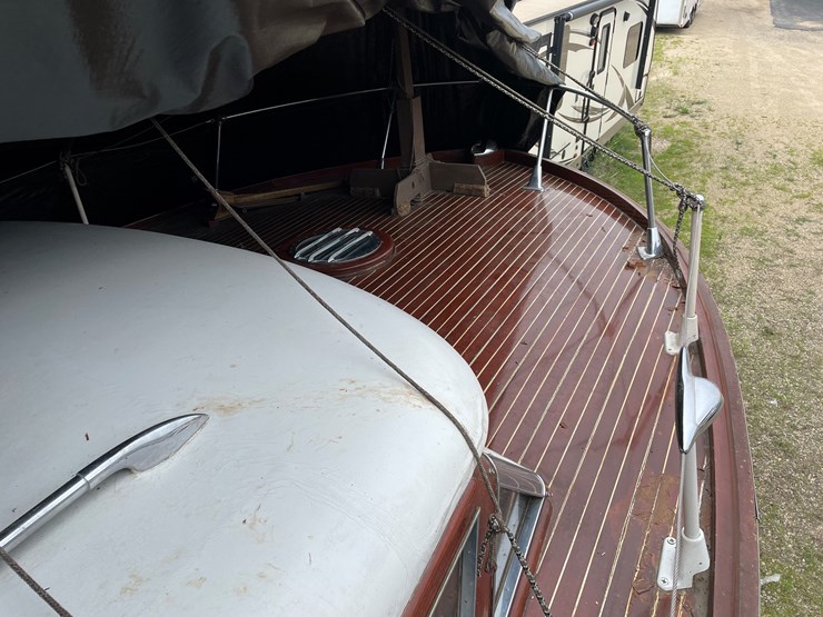 #1069-•-1957-chris-craft-bull-nose-constellation-(onalaska,-wi)-image-21