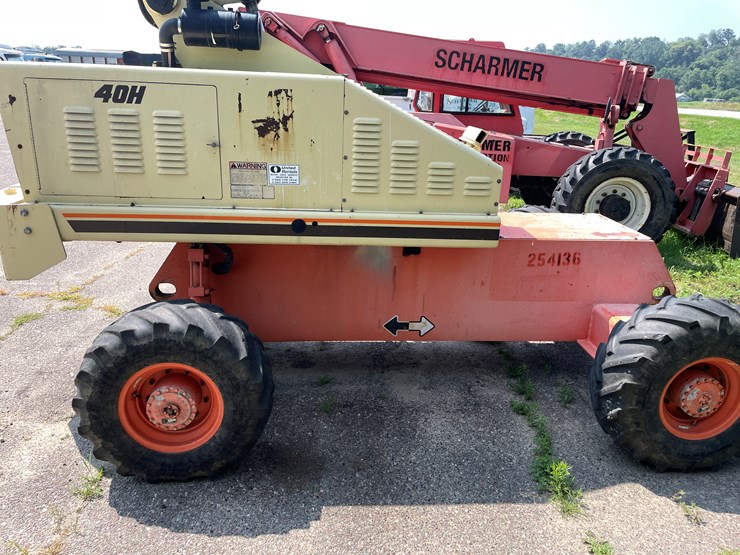 #1004-•-jlg-40h-manlift-image-8