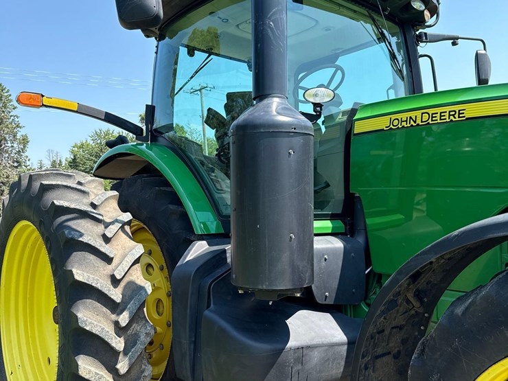 2013-john-deere-8260r-image-12