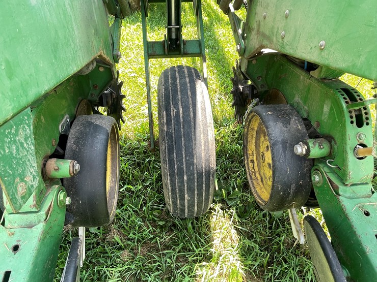 john-deere-7200-image-53