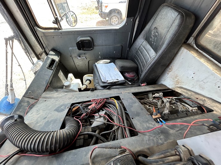 #9394-•-inop-2007-mack-mr-mr600s-t/a-daycab-garbage-truck-vin:-1m2k189c07m036142-image-46