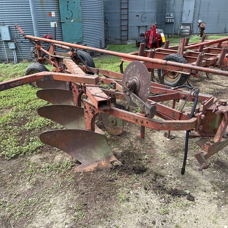 INTERNATIONAL 540