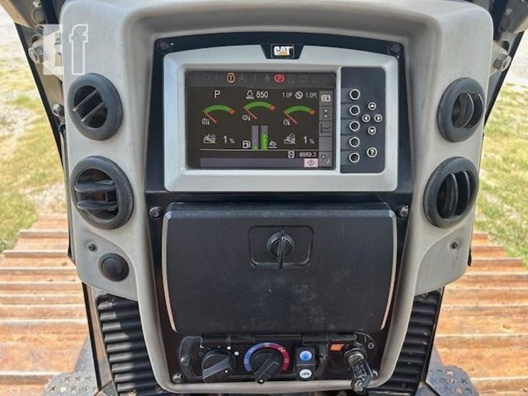 2017-caterpillar-d6n-lgp-image-10