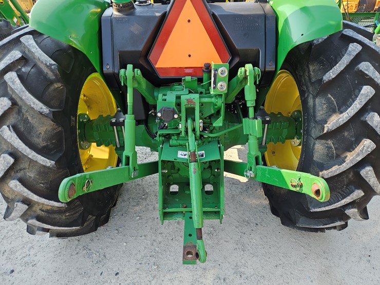 2015-john-deere-5055e-image-17