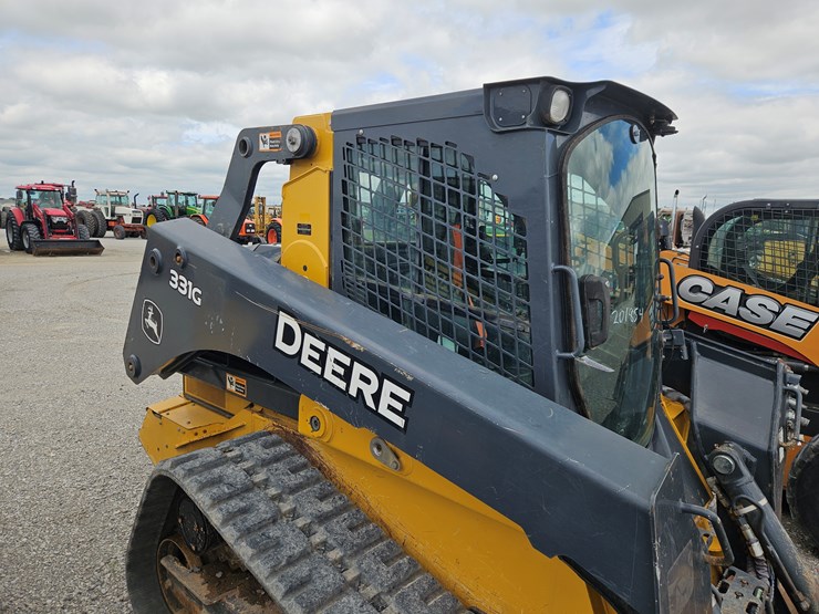 2019-deere-331g-image-12