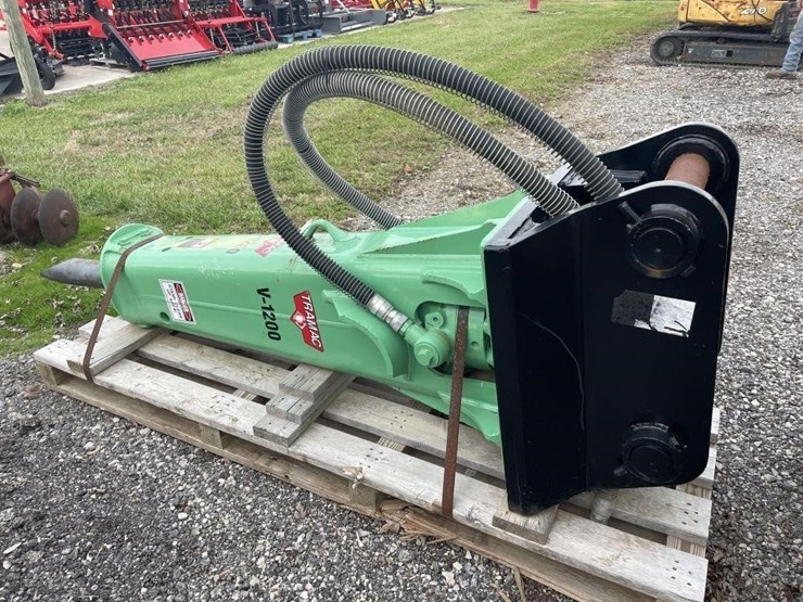tarmac-v1200-excavator-hammer-image-11