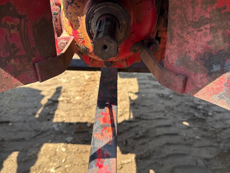 farmall-b-tractor-image-6
