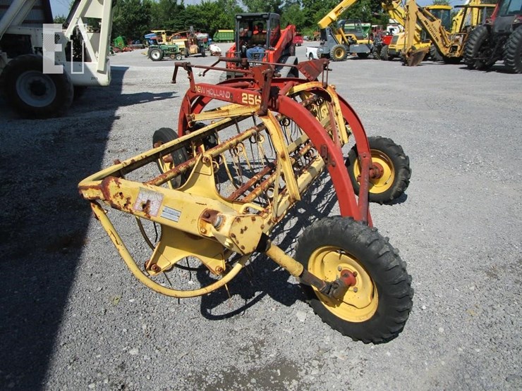 new-holland-256-image-5