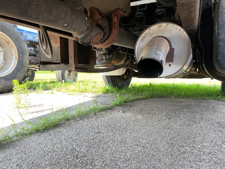 #1013-•-1992-freightliner-cummins-(has-mn-title)-image-27