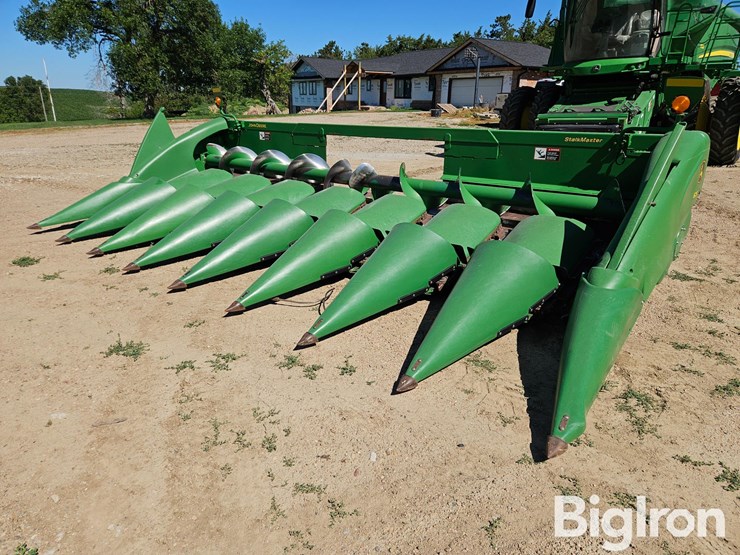 2011-john-deere-608c-stalkmaster-image-1