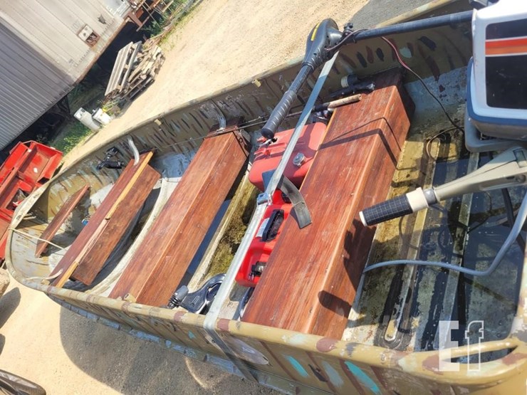 camo-v-hull-aluminum-boat-image-6