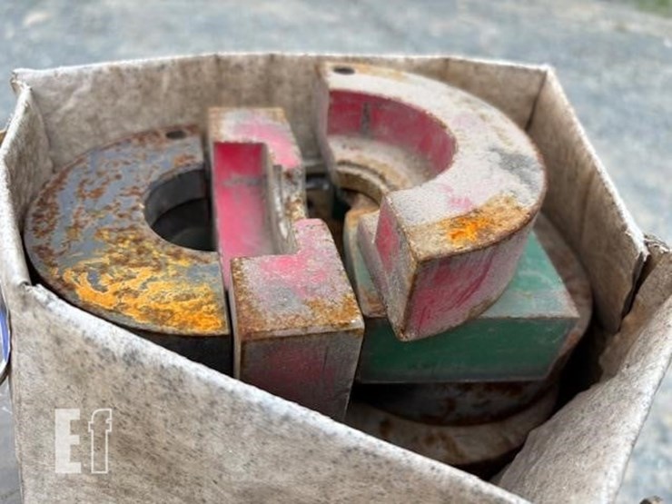 caterpillar-hyd-press-image-9