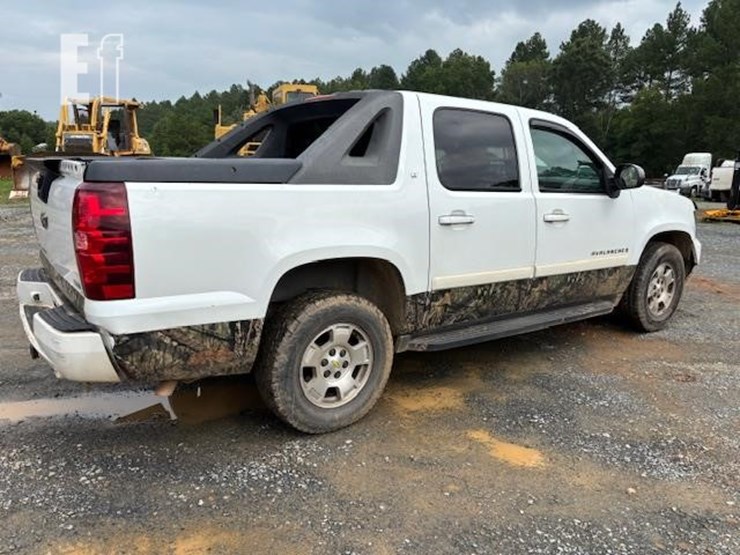 2008-chevrolet-avalanche-1500-image-4