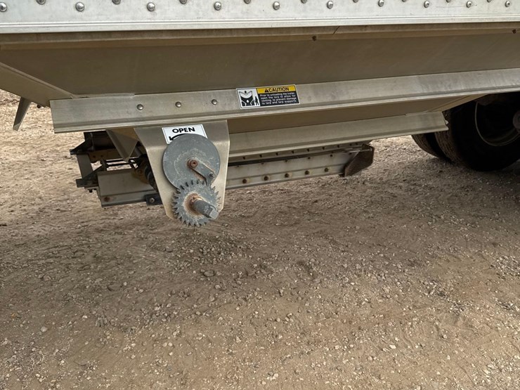 2011-wilson-grain-trailer-image-15
