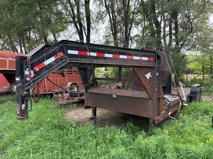 2007-pj-78-1/2”-x-25-1/2ft-gooseneck-flatbed-trailer-image-2