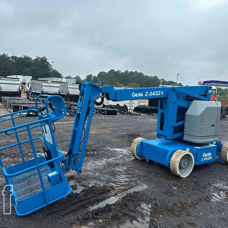 2010 GENIE Z34/22N