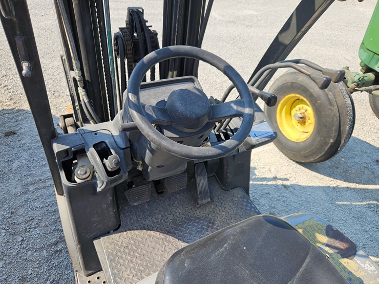 #185824-•-nissan-50-forklift-image-8