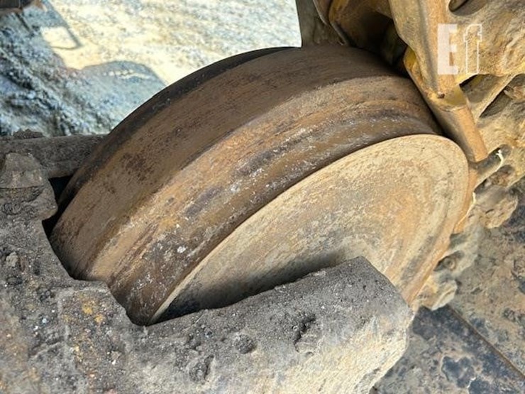 2017-caterpillar-d6n-lgp-image-35