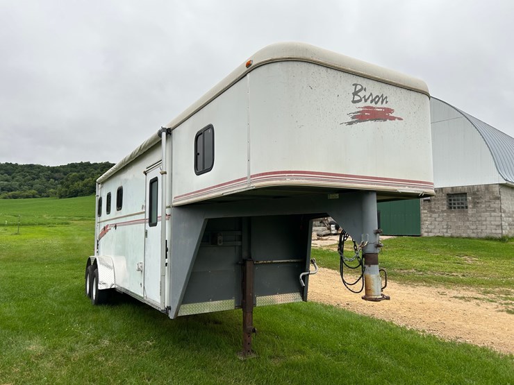 #1030-•-1999-bison-aluma-sport-horse-trailer-(arcadia,-wi)-(wi-title-in-delay)-image-6