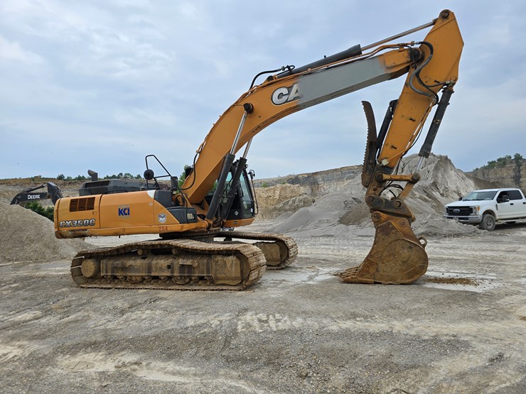 2012-case-350c-image-47