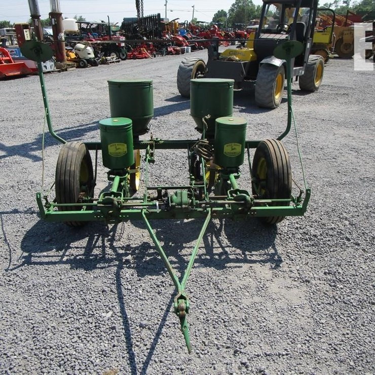 JOHN DEERE 2