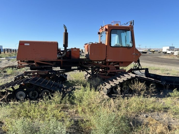 1977-tucker-2740bre-sno-cat-image-4