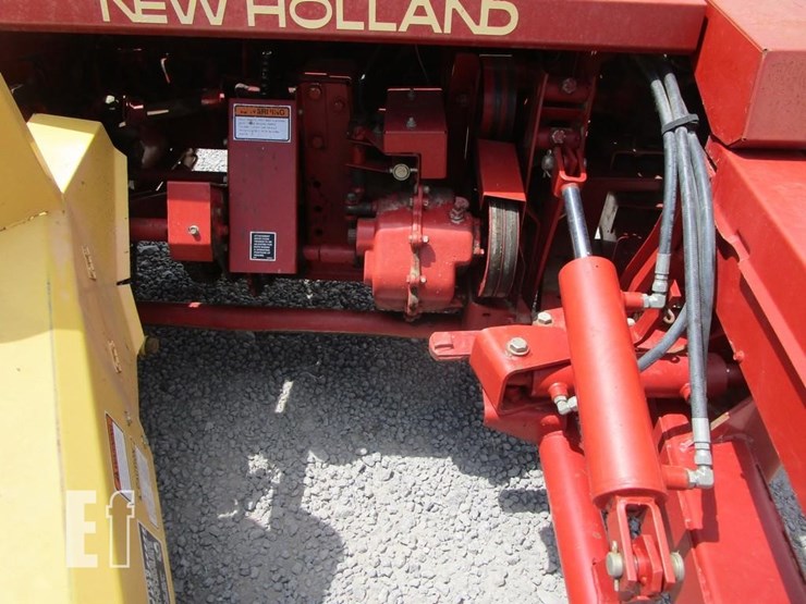 new-holland-790-image-4