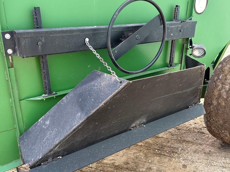 1996-demco-525bu-gravity-wagon-image-21