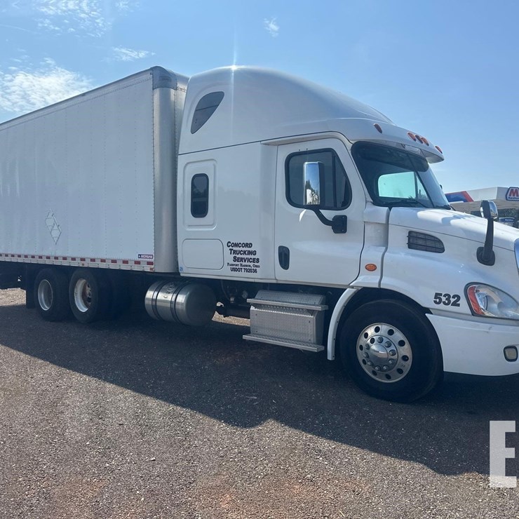 2015 FREIGHTLINER CASCADIA 113