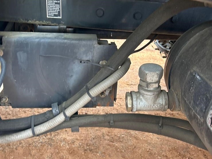 2011-kenworth-t400-image-24