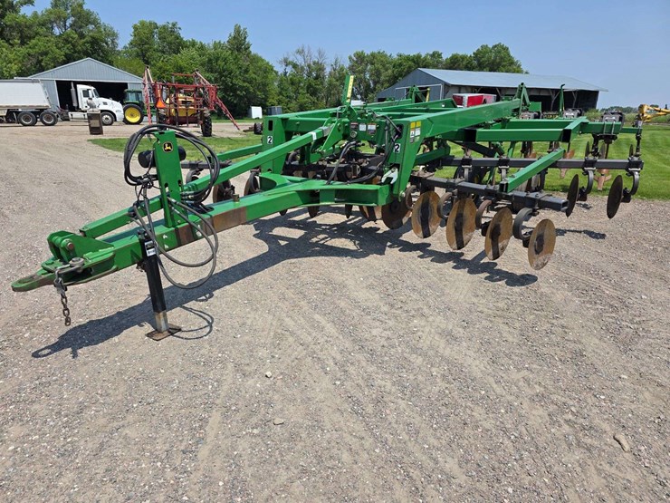 john-deere-2700-image-2