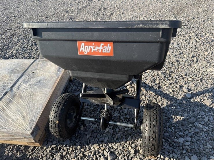 agri-fab-lawn-spreader-image-2
