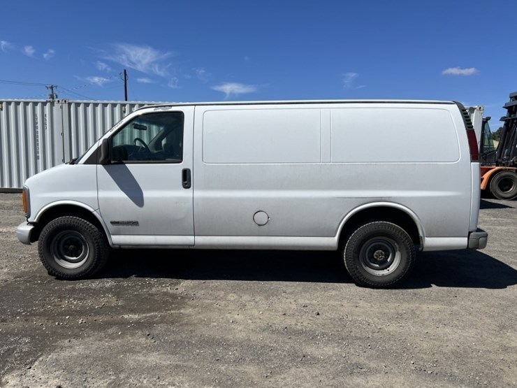2001-gmc-3500-image-7