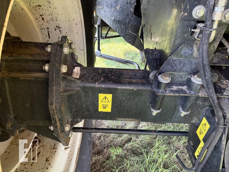 new-holland-cr960-image-42