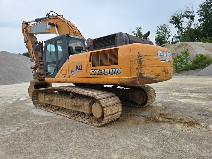 2012-case-350c-image-21