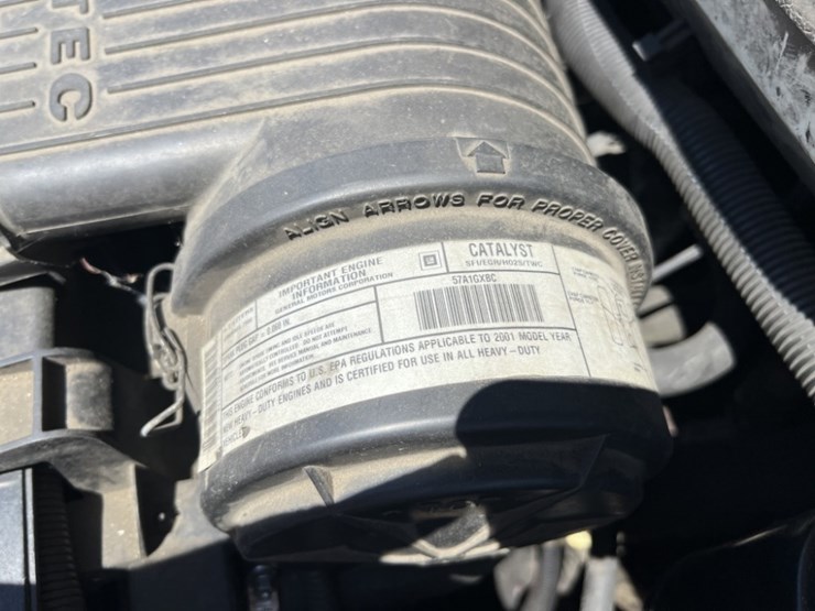 2001-gmc-3500-image-32