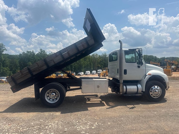 2015-international-durastar-4400-image-8