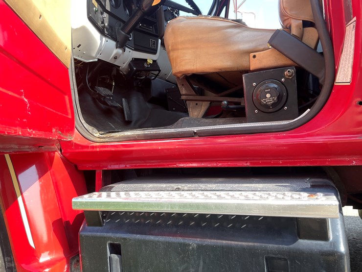 #1017-•-1985-retired-firetruck-(has-wi-title)-image-92