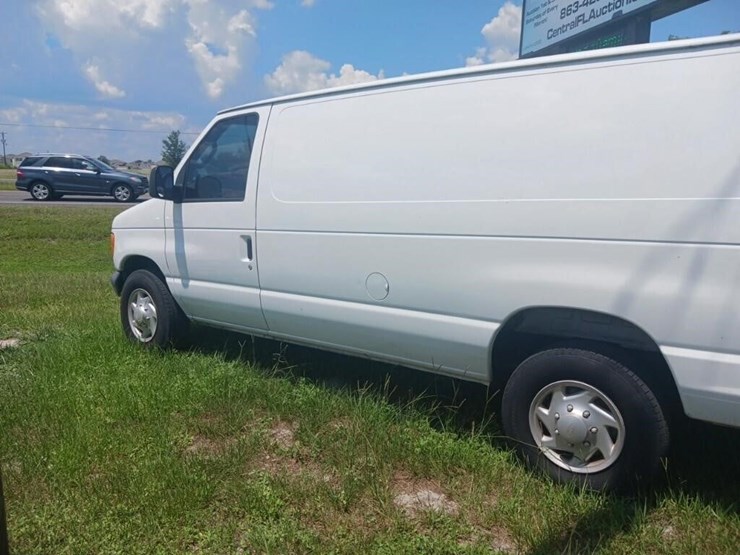 2007-ford-e-series-e-250-image-4