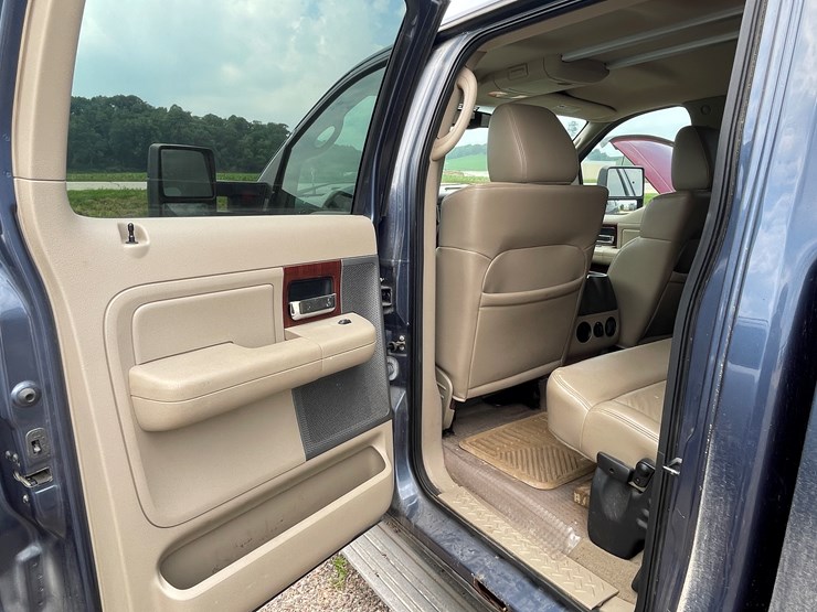 #1037-•-2005-ford-lariat-crew-cab-4x4-(has-wi-title)-image-77