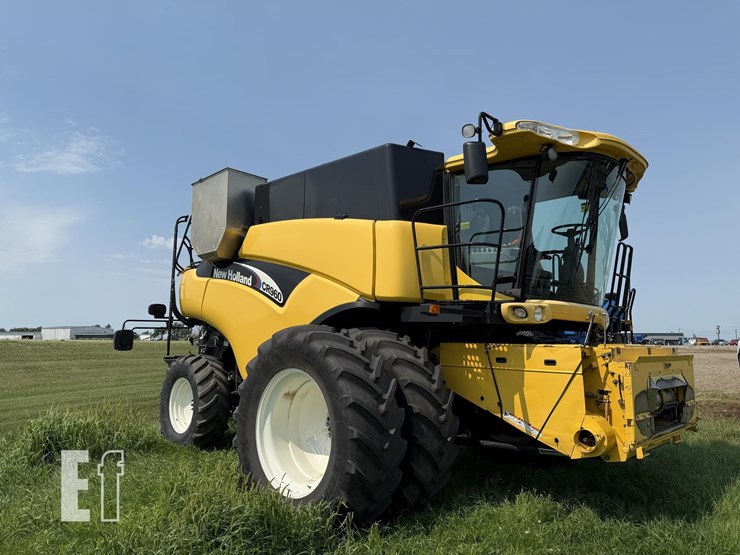 new-holland-cr960-image-6