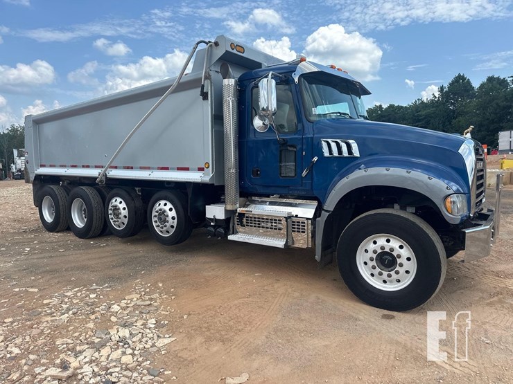 2021-mack-granite-64fr-image-3